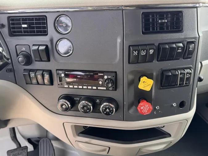 2022 Peterbilt 579