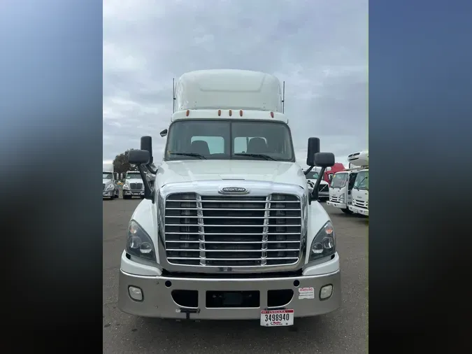 2018 FREIGHTLINER/MERCEDES CASCADIA 125