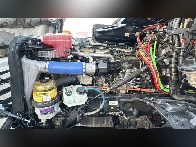 2020 Freightliner Cascadia 126