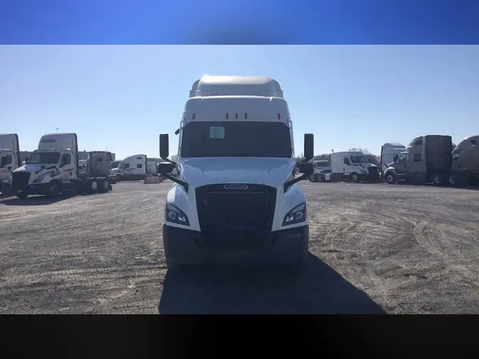 2022 Freightliner Cascadia 126195cfe7b67d6563dec0910e708040038