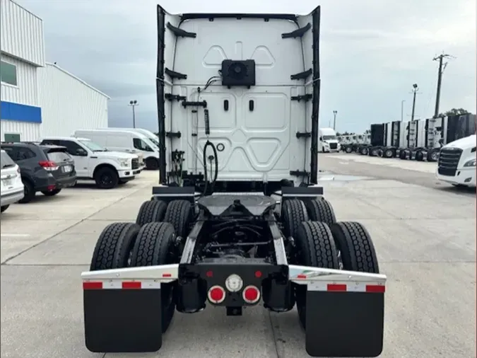 2023 Freightliner Cascadia 126