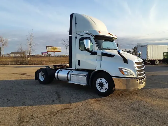 2019 FREIGHTLINER/MERCEDES NEW CASCADIA 116