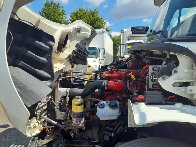 2019 FREIGHTLINER M2 106