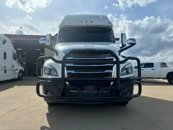 2020 Freightliner Cascadia 126