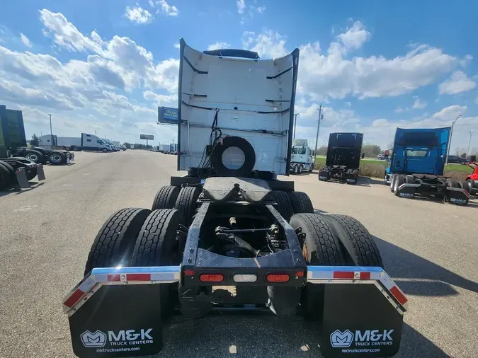 2025 VOLVO VNL64T760