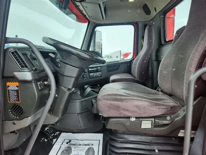 2020 VOLVO VNL62T