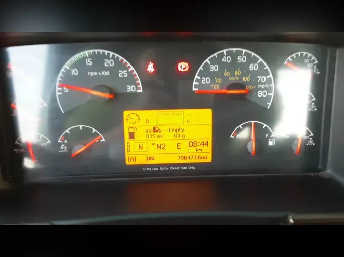 2018 Volvo VNL300