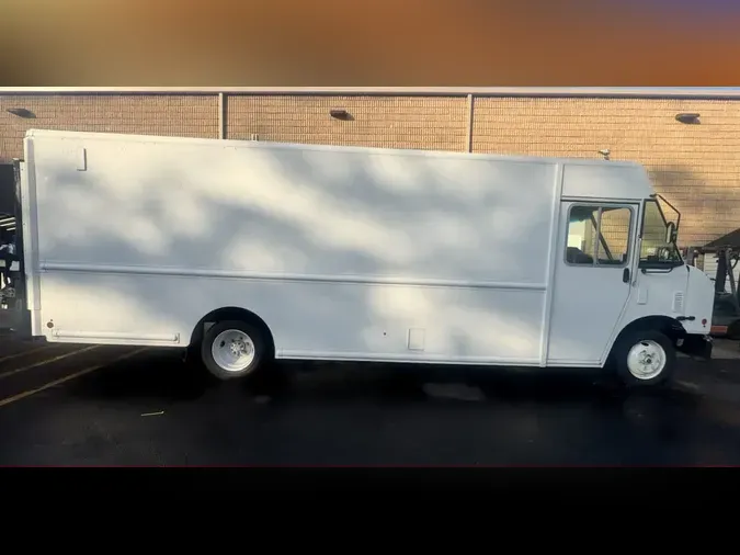 2018 FRTLR CUSTOM CHASSIS CORP MT45