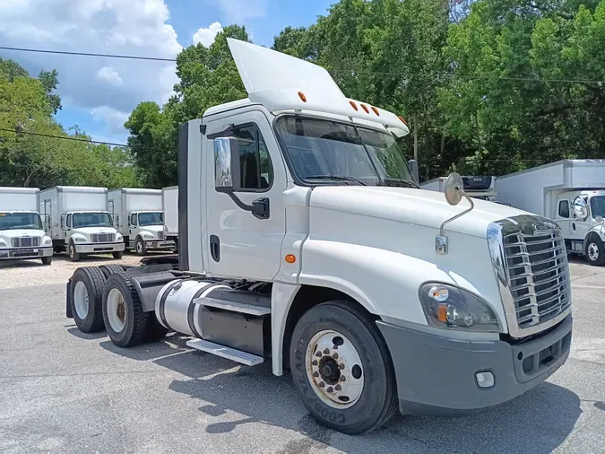 2017 FREIGHTLINER/MERCEDES CASCADIA 125