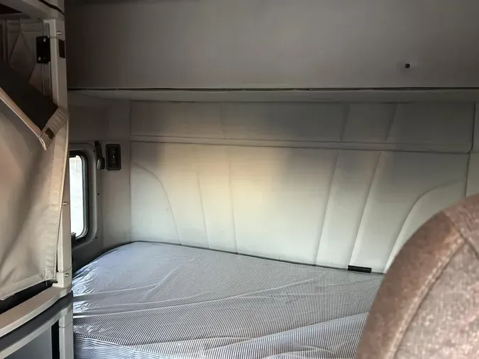 2022 Peterbilt 579