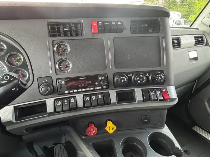 2022 Kenworth T680