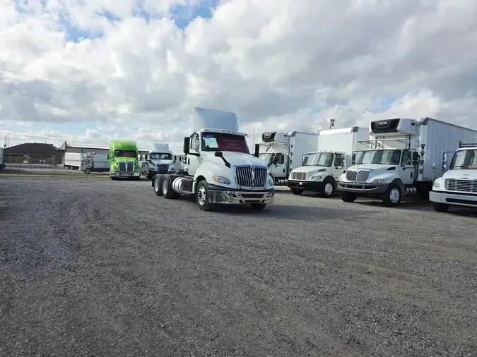 2019 NAVISTAR INTERNATIONAL LT625 DAYCAB T/A