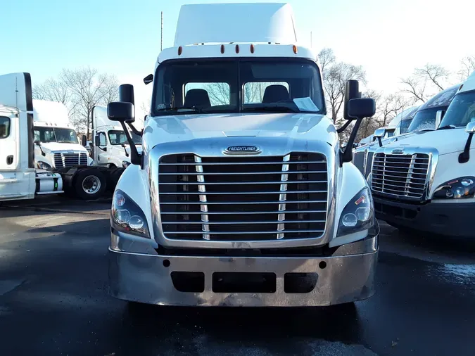 2016 FREIGHTLINER/MERCEDES CASCADIA 125