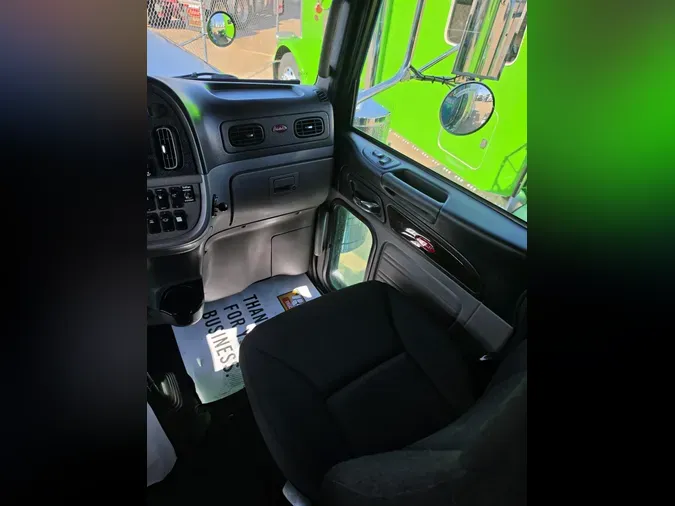 2022 Peterbilt 389197fd36a44255ab29f843d760ac6964c