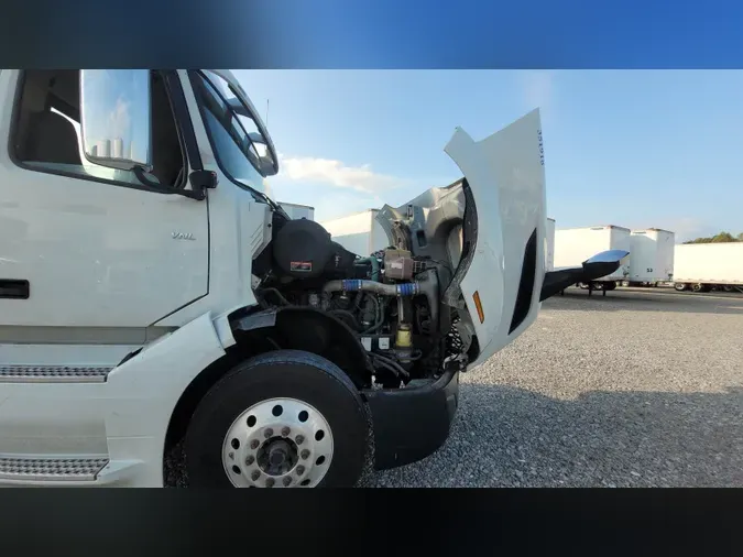 2019 Volvo VNL300