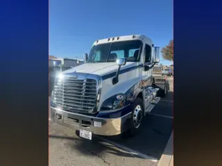 2018 FREIGHTLINER/MERCEDES CASCADIA 125