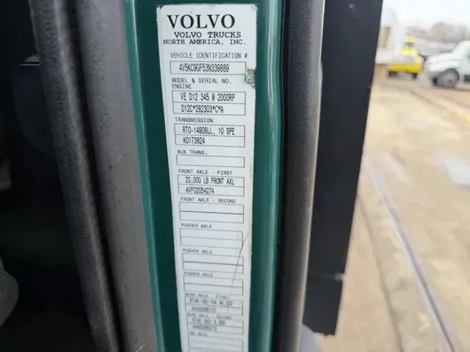 2003 VOLVO VHD104B200