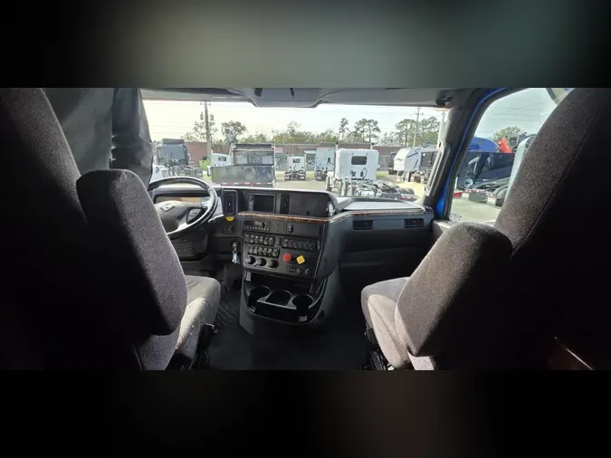 2022 International LT625