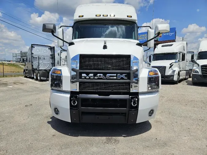 2023 MACK AN64T