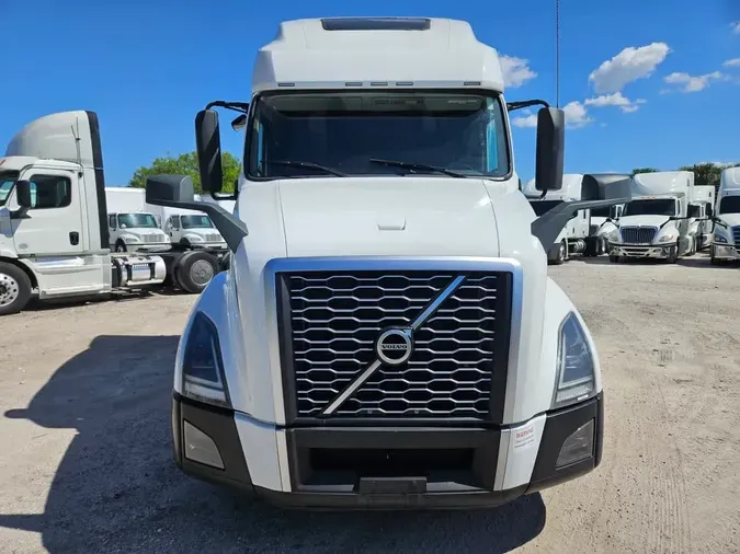 2020 VOLVO VNL64T-7601988538131ae8e2f962af6e22a98d74b