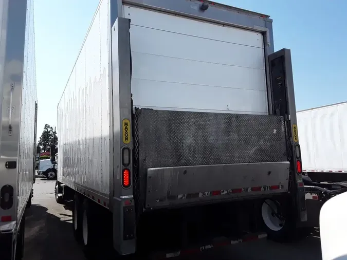 2018 FREIGHTLINER M2 106