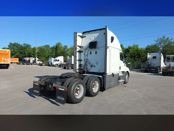 2023 Freightliner Cascadia 126198c9fbfec3bfaee9d1541ba1185e647