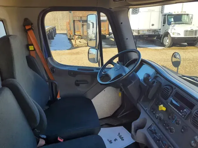 2019 FREIGHTLINER/MERCEDES M2 106