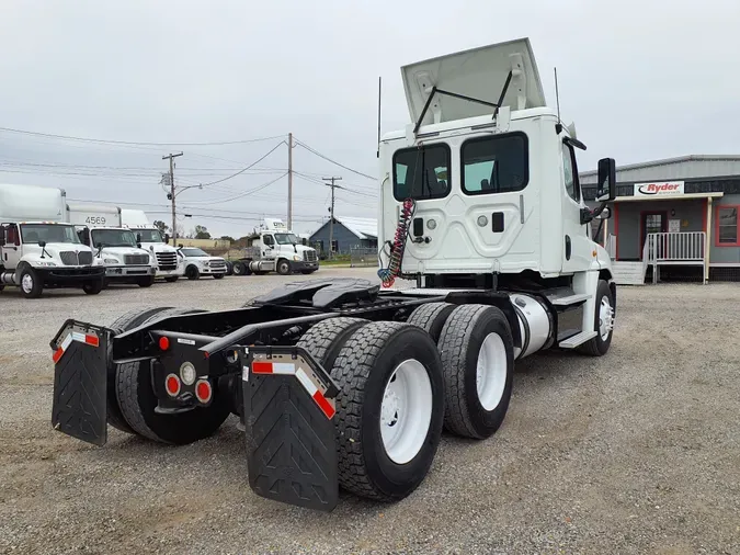 2016 FREIGHTLINER/MERCEDES CASCADIA 125