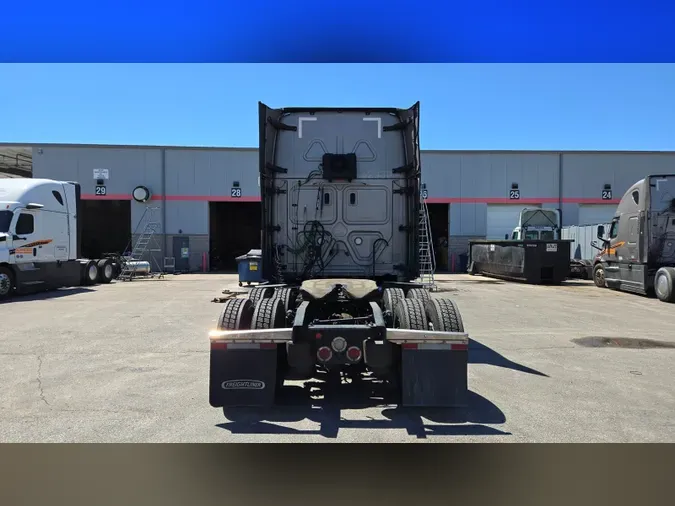 2022 Freightliner Cascadia 126
