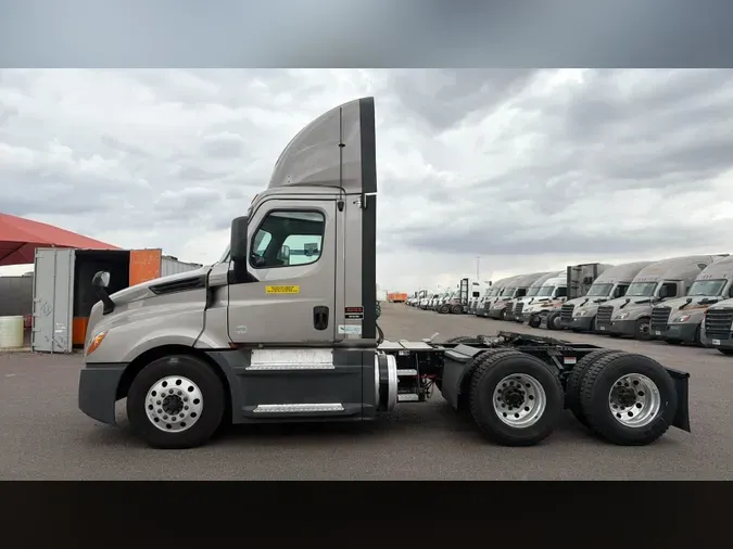 2020 Freightliner Cascadia 126199331e56a1351f4ceefd1e0fdd2db22