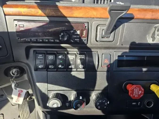 2020 International LT62519953d43c4cabbd9729ca44efbf4d920