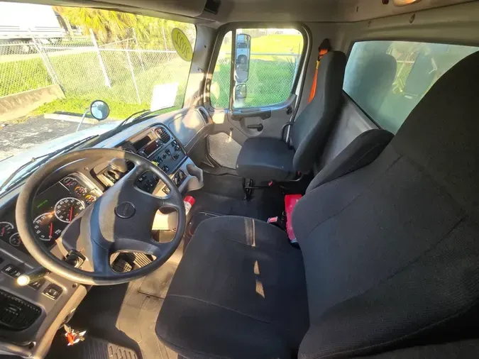 2022 FREIGHTLINER/MERCEDES M2 106199543f0d93aa2904795f2ede274bc62