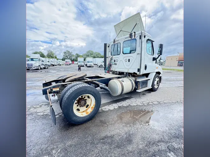 2018 FREIGHTLINER/MERCEDES CASCADIA 113