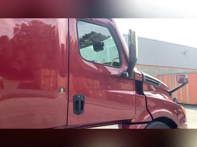 2023 Freightliner Cascadia 12619990fe11f084a2719b356a9bac2dd04