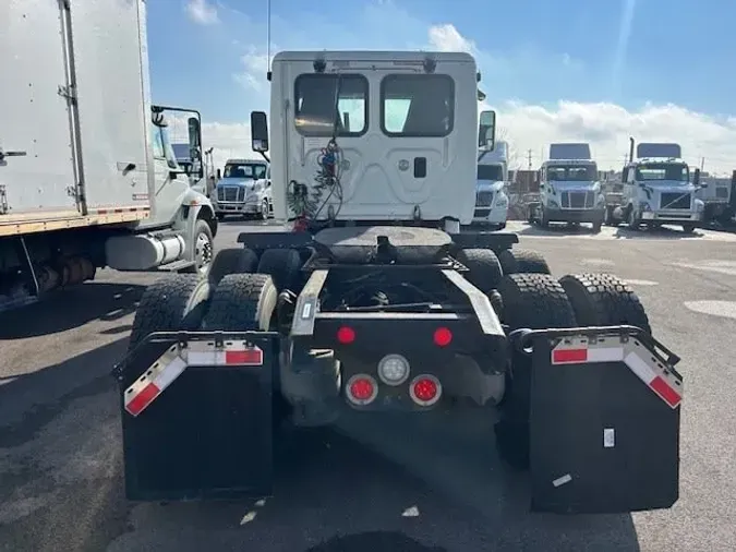 2015 FREIGHTLINER/MERCEDES CASCADIA 125