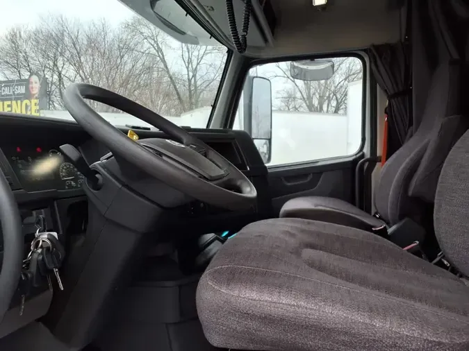 2020 VOLVO VNL64T-300