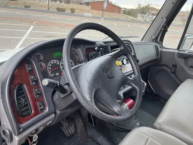 2018 Freightliner M2