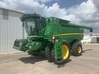 2013 John Deere S690