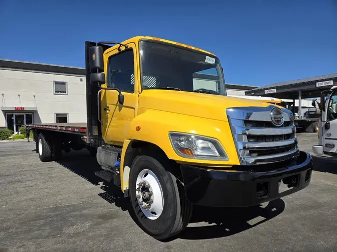 2019 Hino 268A19a6b433f44b5191f75b3862dab9b9b4