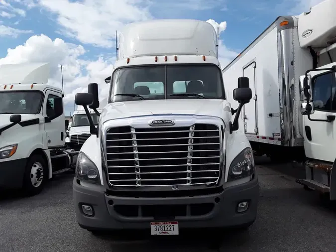 2019 FREIGHTLINER CASCADIA 125
