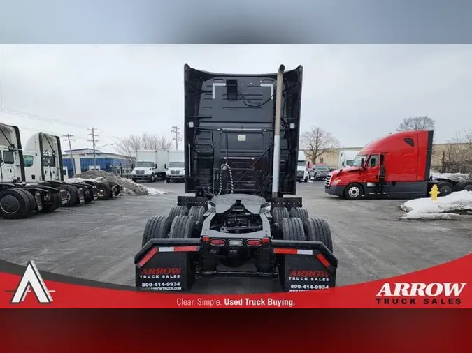 2021 VOLVO VNL64T760