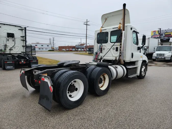 2014 FREIGHTLINER/MERCEDES CASCADIA 125