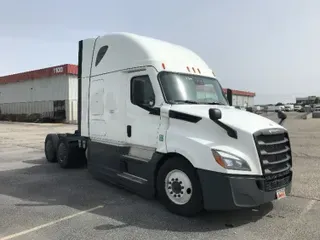 2020 FREIGHTLINER T12664ST