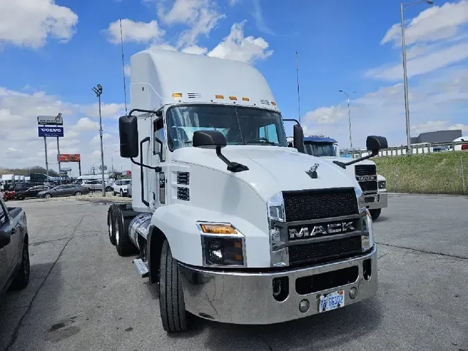 2019 MACK AN64T