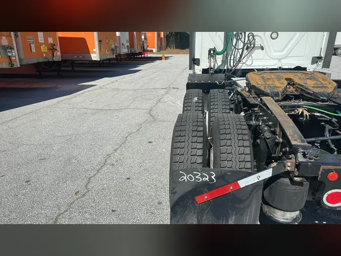 2020 Freightliner Cascadia 126