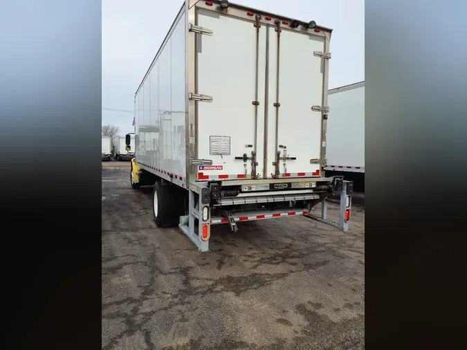 2016 FREIGHTLINER/MERCEDES M2 106