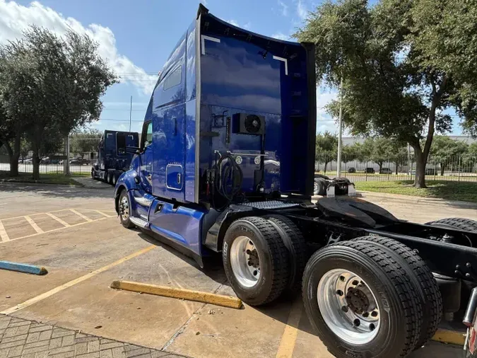 2022 Kenworth T680