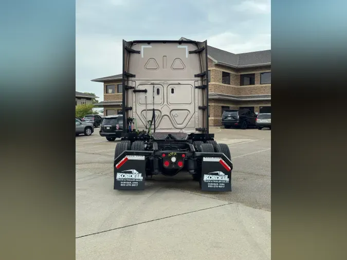 2022 FREIGHTLINER Cascadia 12619b7767ccd8a5e06642408f31c6f1a8b