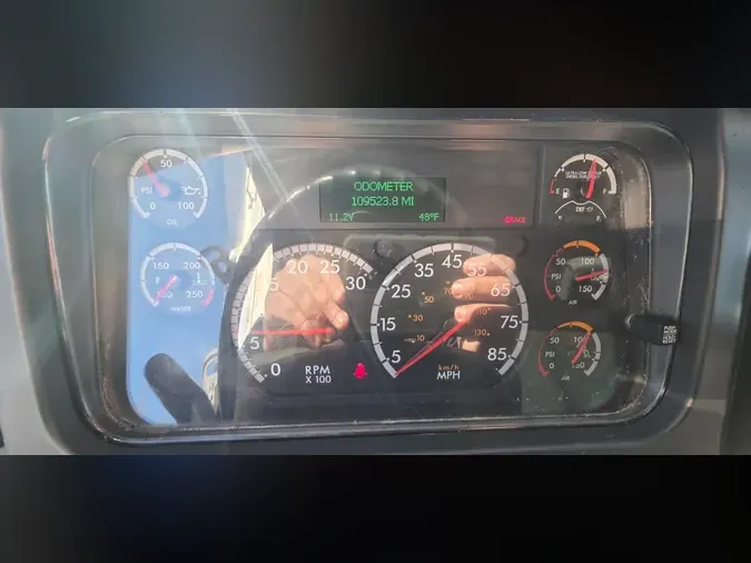 2018 FREIGHTLINER/MERCEDES M2 106