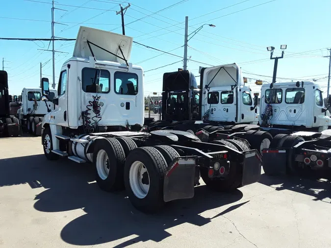 2016 FREIGHTLINER/MERCEDES CASCADIA 125